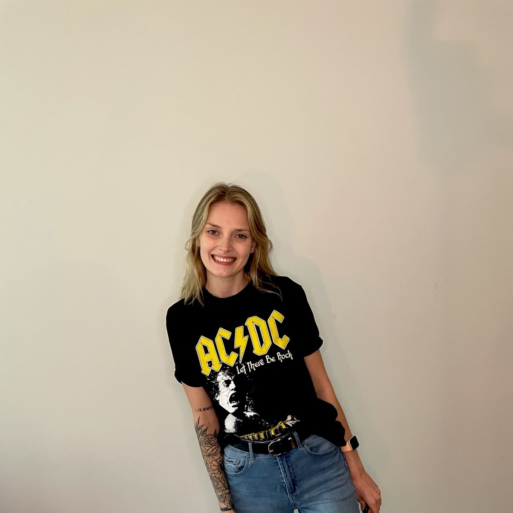 AC/DC BAND T SHIRT